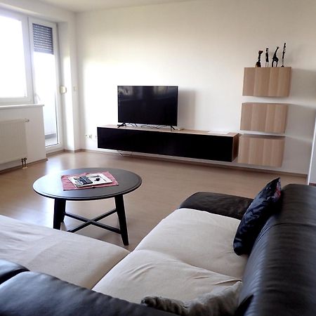 Marguerite Apartment - Parking Including براتسيلافا المظهر الخارجي الصورة