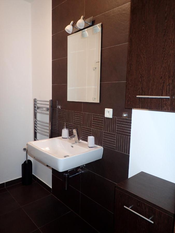 Marguerite Apartment - Parking Including براتسيلافا المظهر الخارجي الصورة