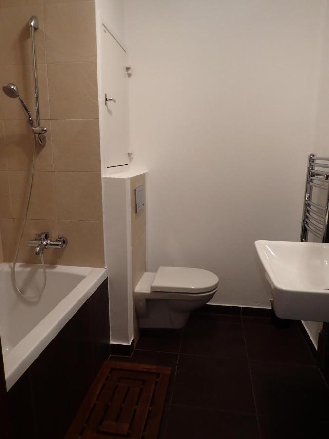 Marguerite Apartment - Parking Including براتسيلافا المظهر الخارجي الصورة