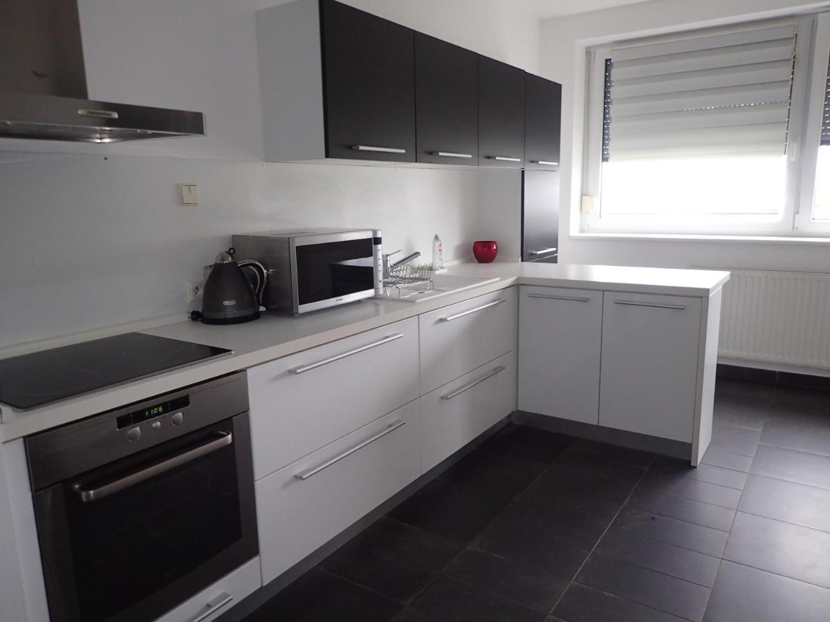 Marguerite Apartment - Parking Including براتسيلافا المظهر الخارجي الصورة